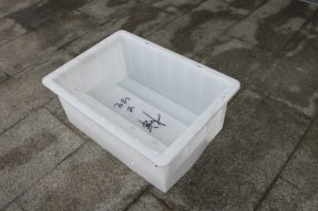 如何解決公路路沿石塑料模具在注塑過(guò)程開(kāi)裂的問(wèn)題？